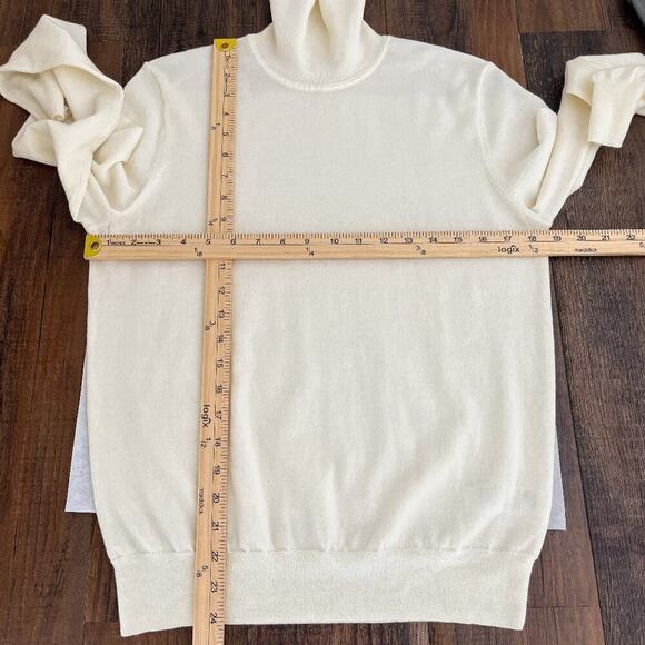 Tilley Merino Wool Turtleneck Sweater Stretch Layer * flaws * Size Medium Cream - Picture 11 of 16